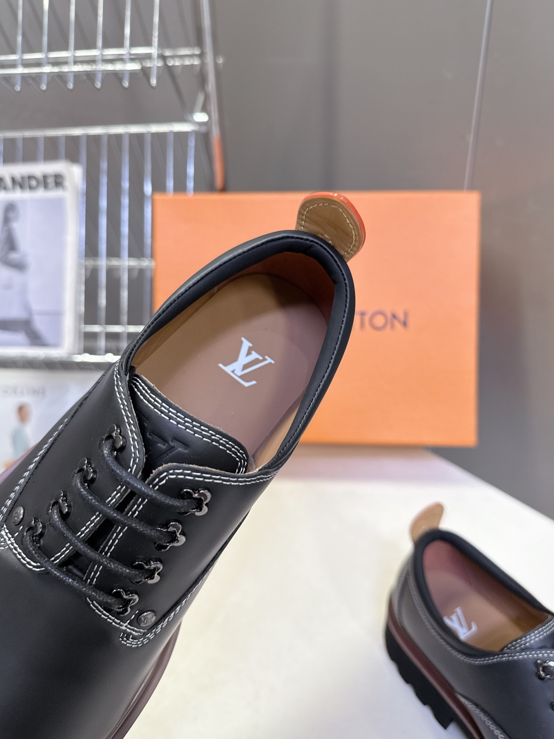 Louis Vuitton路易威登春夏最新款压纹厚底德比皮鞋 超多明星网红种草 属于品牌标志性的“工装风