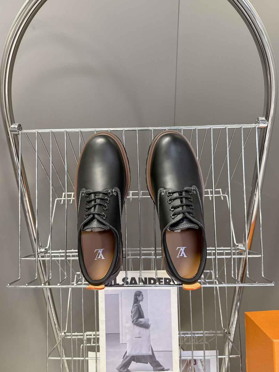 Louis Vuitton路易威登春夏最新款压纹厚底德比皮鞋 超多明星网红种草 属于品牌标志性的“工装风