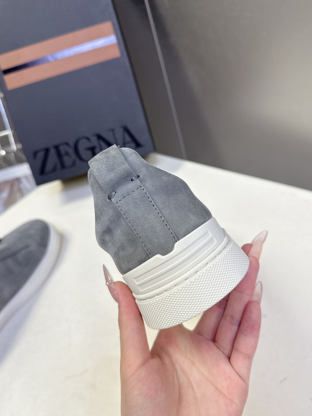 杰尼亚Ermenegildo Zegna春夏最新款一脚蹬休闲鞋超多明星网红种草 属于品牌标志性的“老钱风