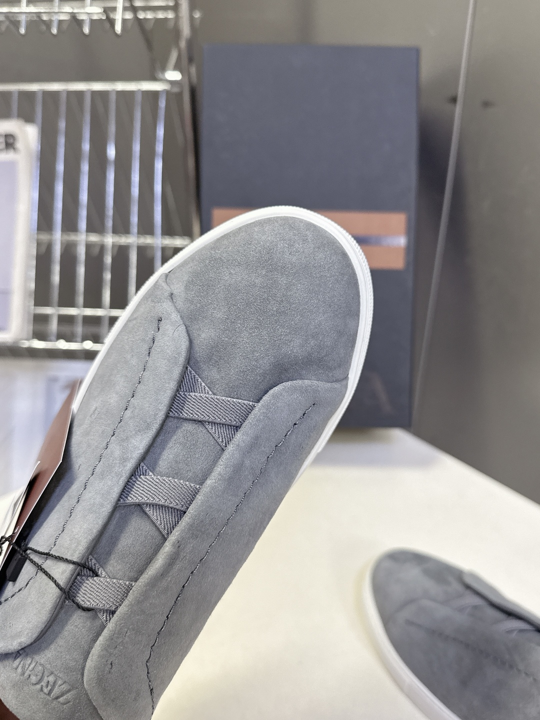 杰尼亚Ermenegildo Zegna春夏最新款一脚蹬休闲鞋超多明星网红种草 属于品牌标志性的“老钱风