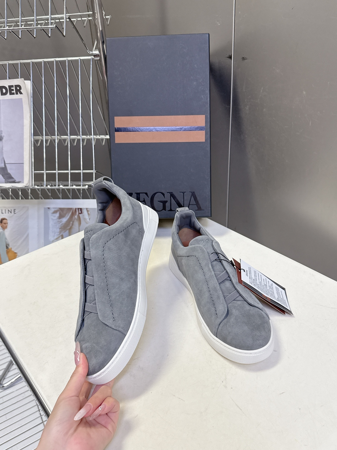杰尼亚Ermenegildo Zegna春夏最新款一脚蹬休闲鞋超多明星网红种草 属于品牌标志性的“老钱风