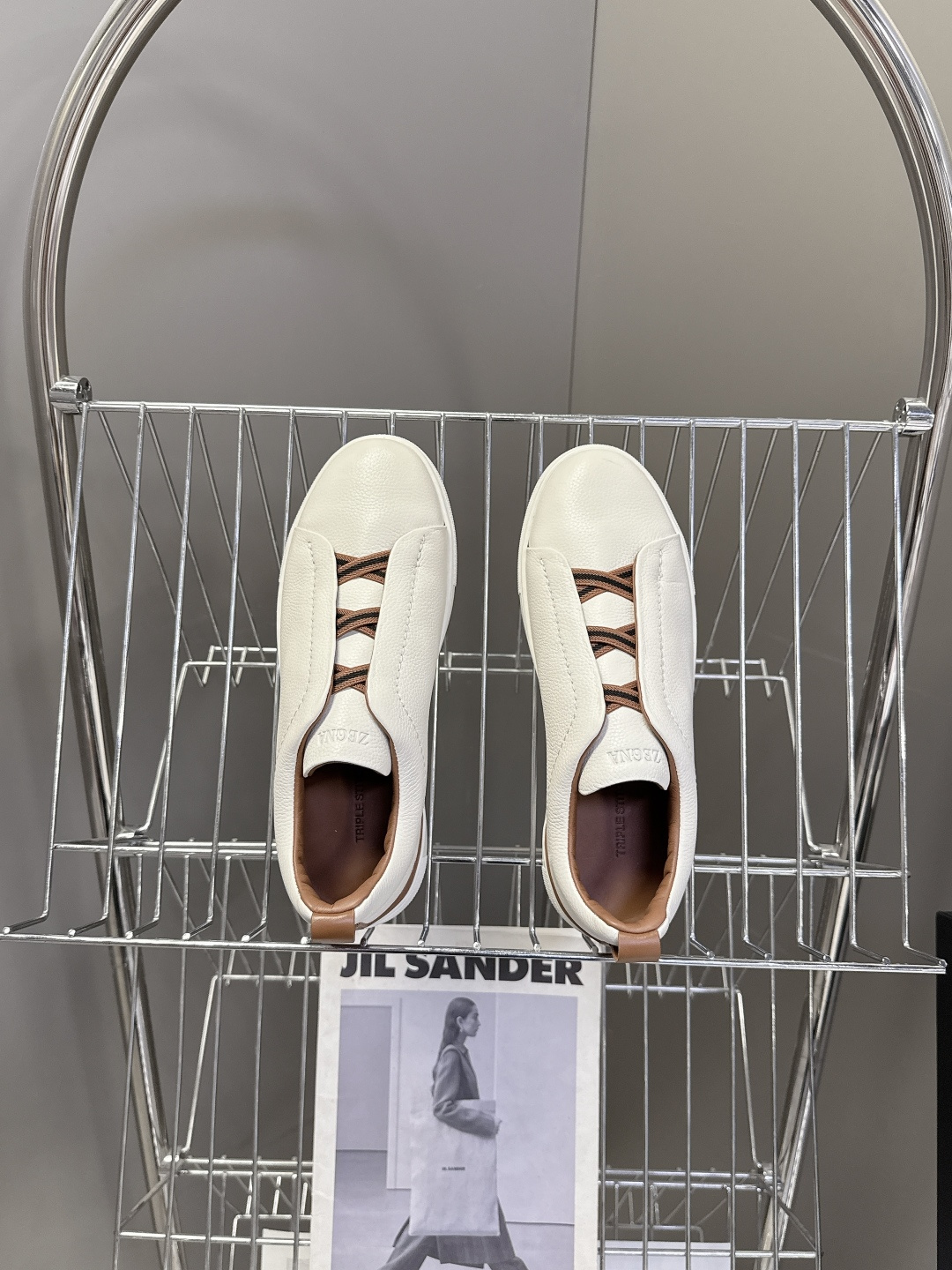 杰尼亚Ermenegildo Zegna春夏最新款一脚蹬休闲鞋超多明星网红种草 属于品牌标志性的“老钱风