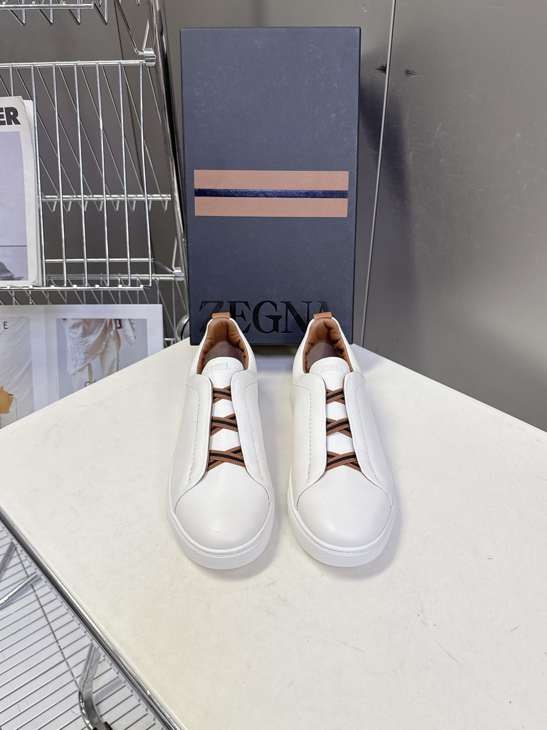 杰尼亚Ermenegildo Zegna春夏最新款一脚蹬休闲鞋超多明星网红种草 属于品牌标志性的“老钱风