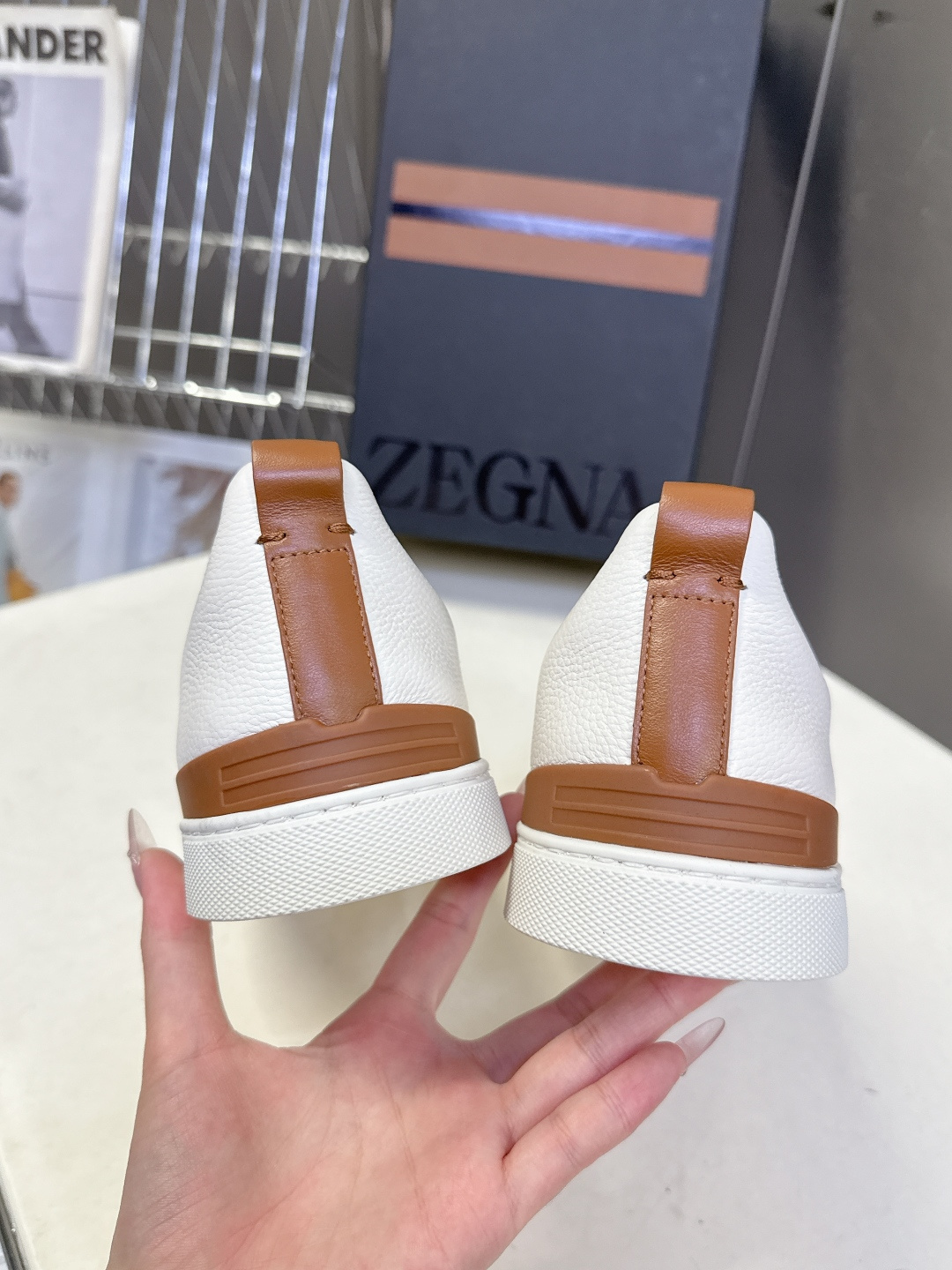 杰尼亚Ermenegildo Zegna春夏最新款一脚蹬休闲鞋超多明星网红种草 属于品牌标志性的“老钱风