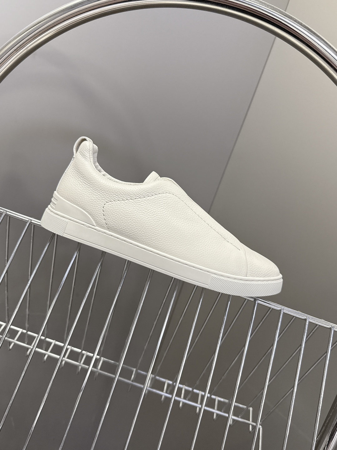 杰尼亚Ermenegildo Zegna春夏最新款一脚蹬休闲鞋超多明星网红种草 属于品牌标志性的“老钱风