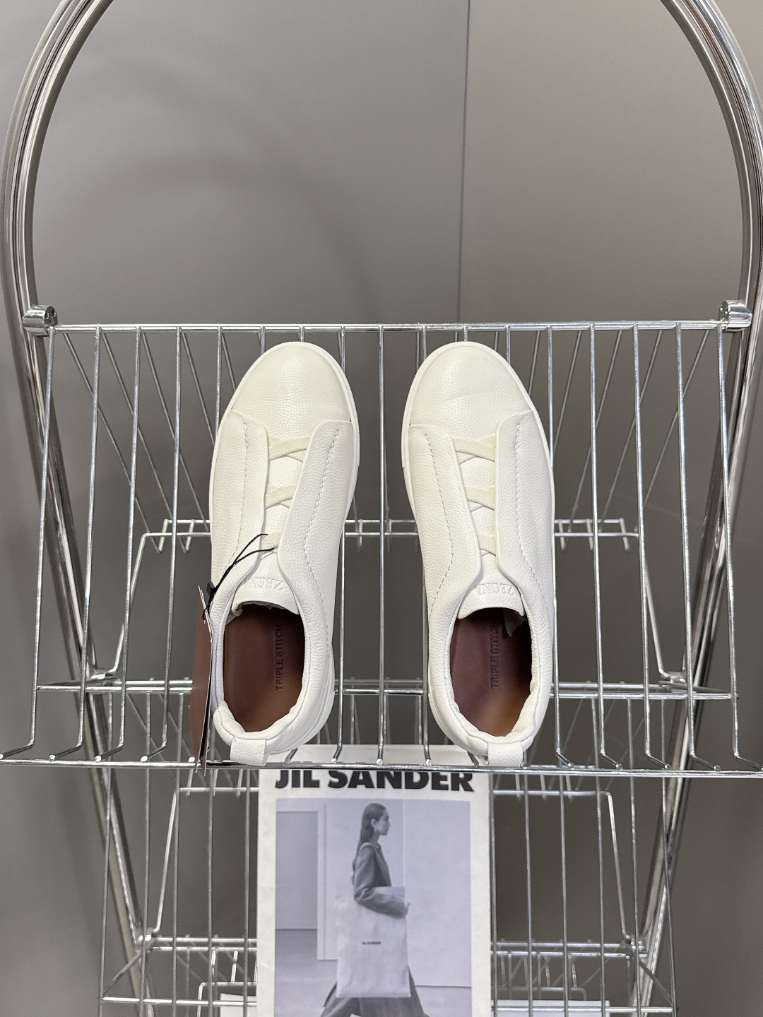 杰尼亚Ermenegildo Zegna春夏最新款一脚蹬休闲鞋超多明星网红种草 属于品牌标志性的“老钱风