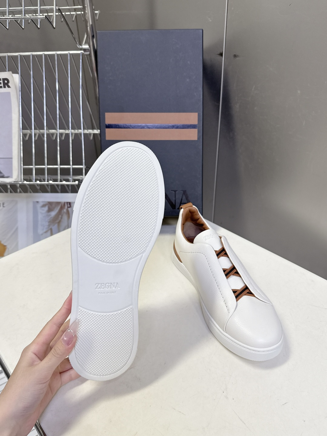 杰尼亚Ermenegildo Zegna春夏最新款一脚蹬休闲鞋超多明星网红种草 属于品牌标志性的“老钱风