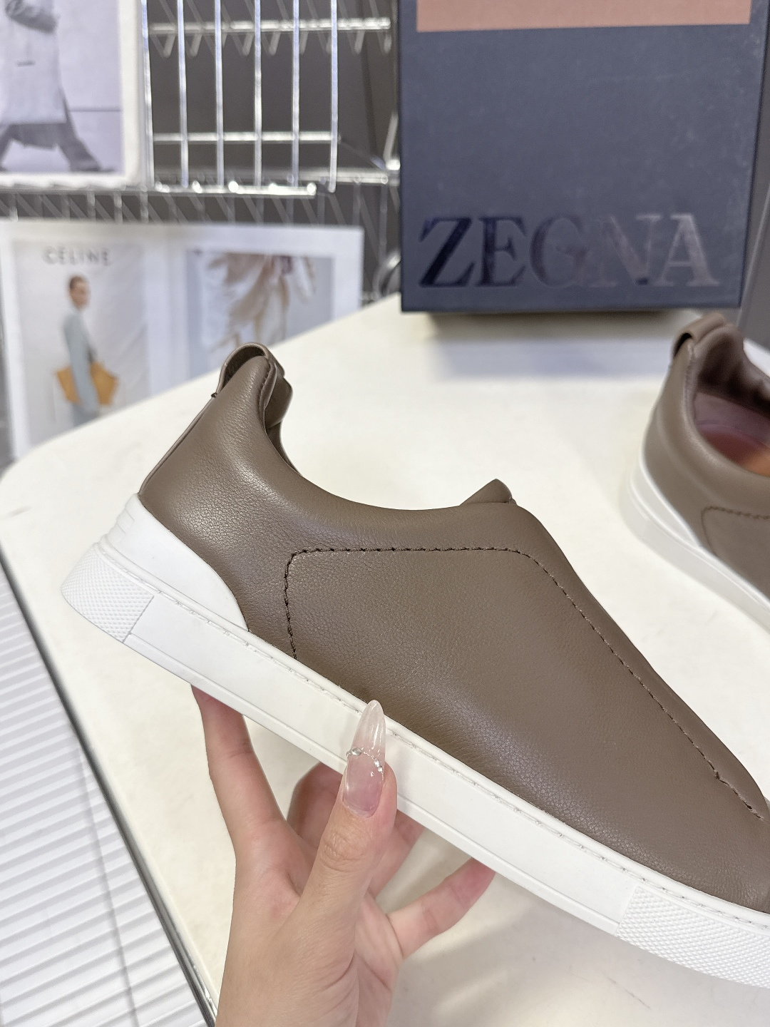 杰尼亚Ermenegildo Zegna春夏最新款一脚蹬休闲鞋超多明星网红种草 属于品牌标志性的“老钱风