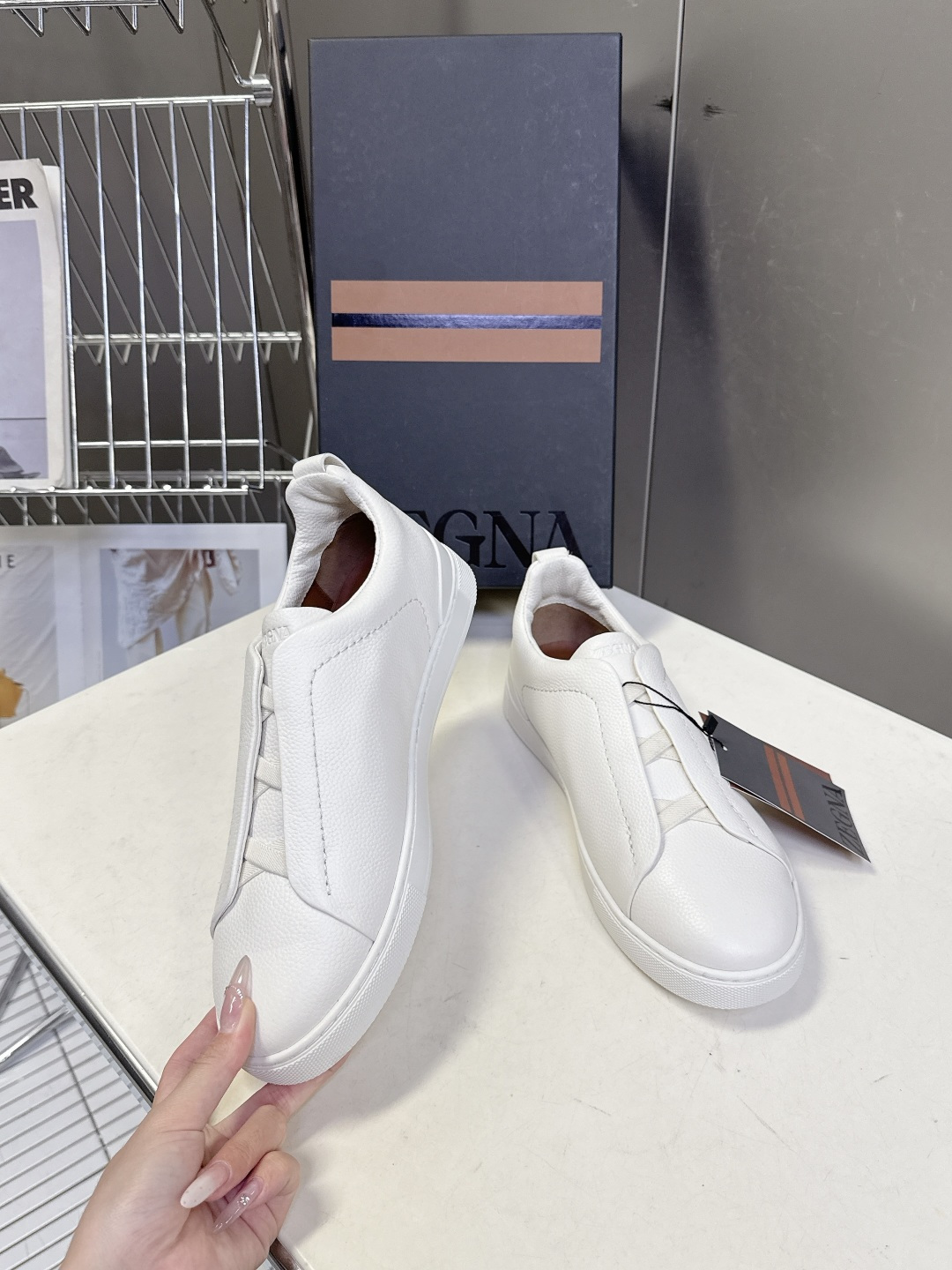 杰尼亚Ermenegildo Zegna春夏最新款一脚蹬休闲鞋超多明星网红种草 属于品牌标志性的“老钱风