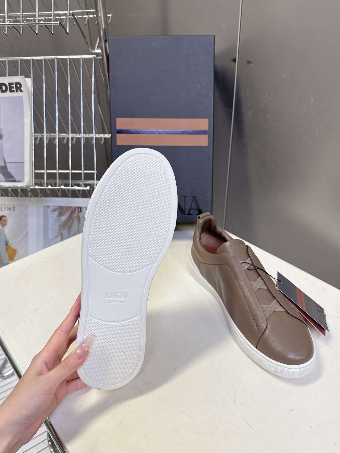 杰尼亚Ermenegildo Zegna春夏最新款一脚蹬休闲鞋超多明星网红种草 属于品牌标志性的“老钱风