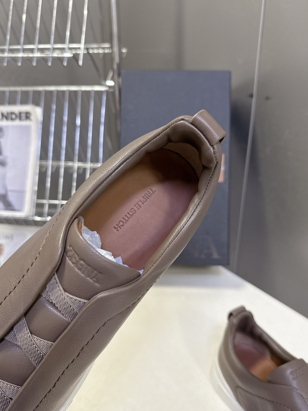 杰尼亚Ermenegildo Zegna春夏最新款一脚蹬休闲鞋超多明星网红种草 属于品牌标志性的“老钱风