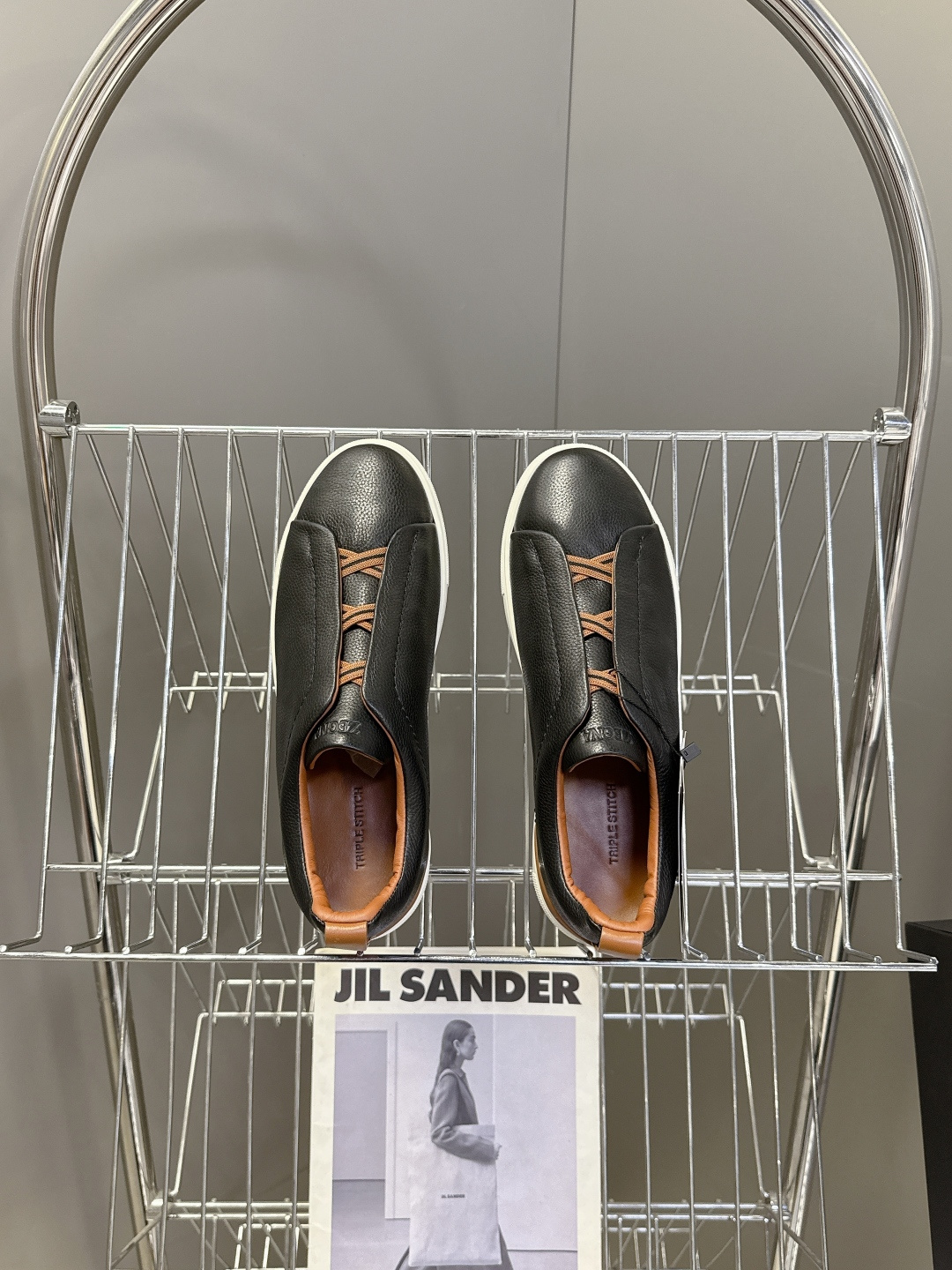 杰尼亚Ermenegildo Zegna春夏最新款一脚蹬休闲鞋超多明星网红种草 属于品牌标志性的“老钱风