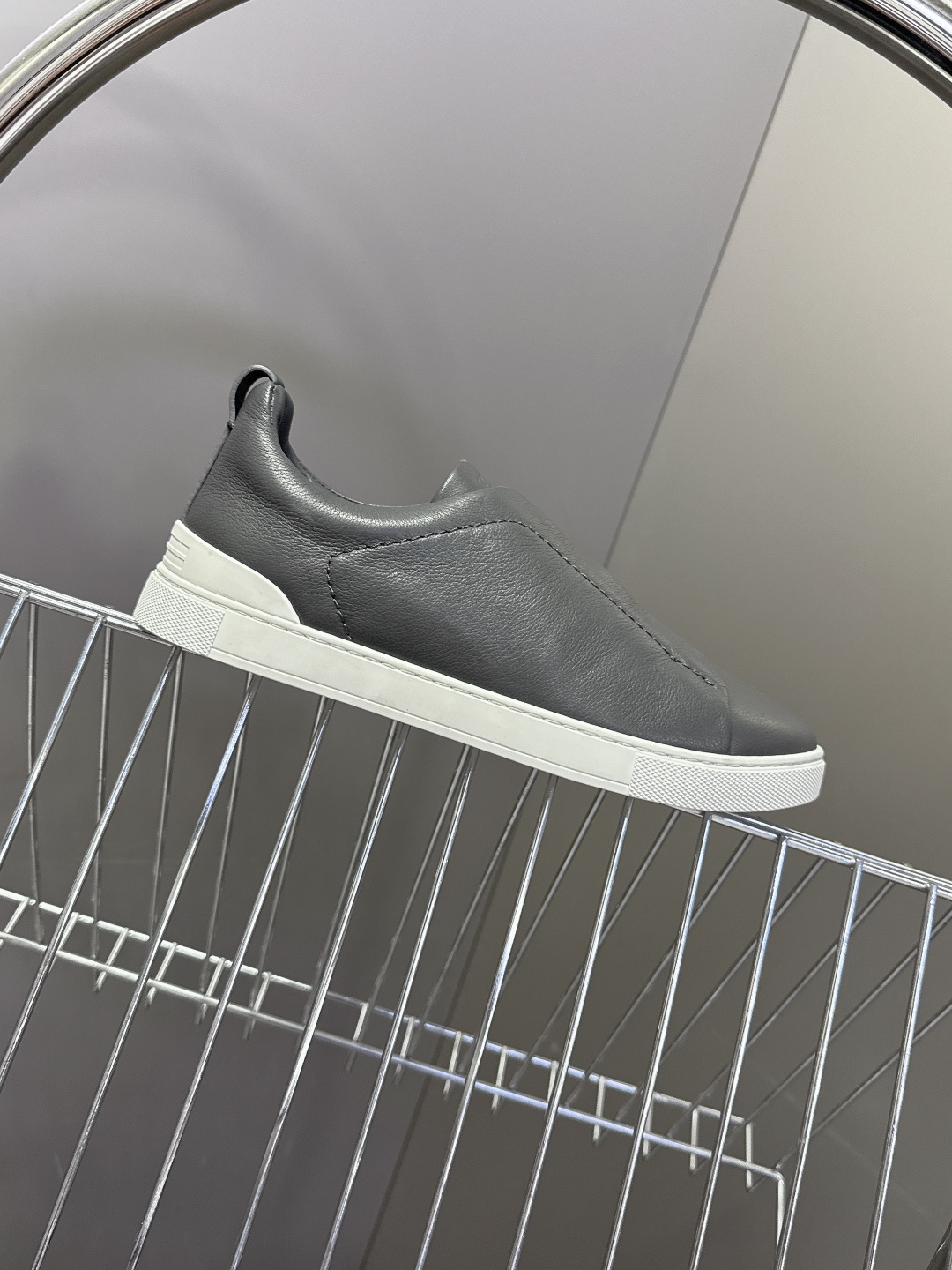 杰尼亚Ermenegildo Zegna春夏最新款一脚蹬休闲鞋超多明星网红种草 属于品牌标志性的“老钱风