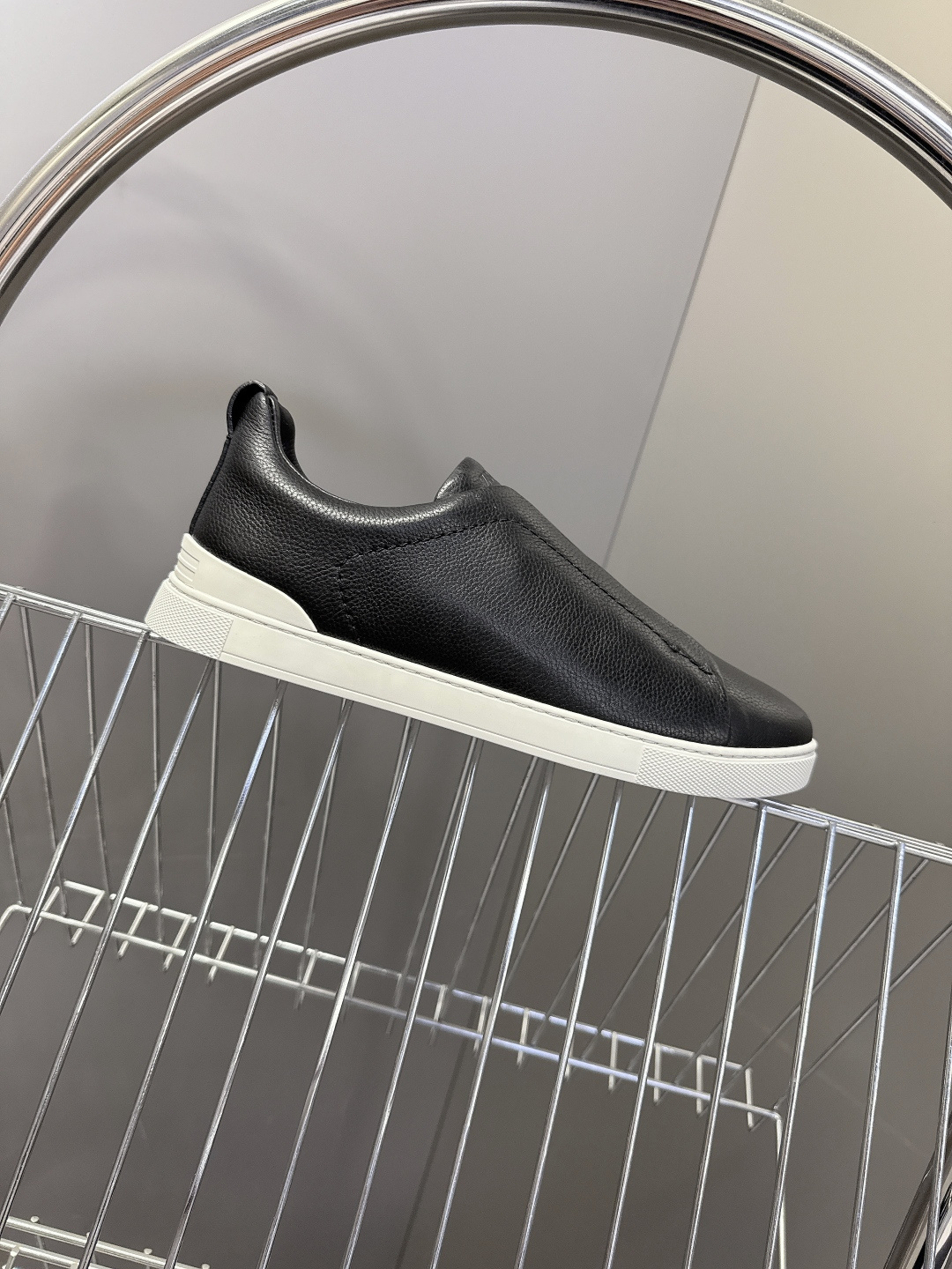 杰尼亚Ermenegildo Zegna春夏最新款一脚蹬休闲鞋超多明星网红种草 属于品牌标志性的“老钱风