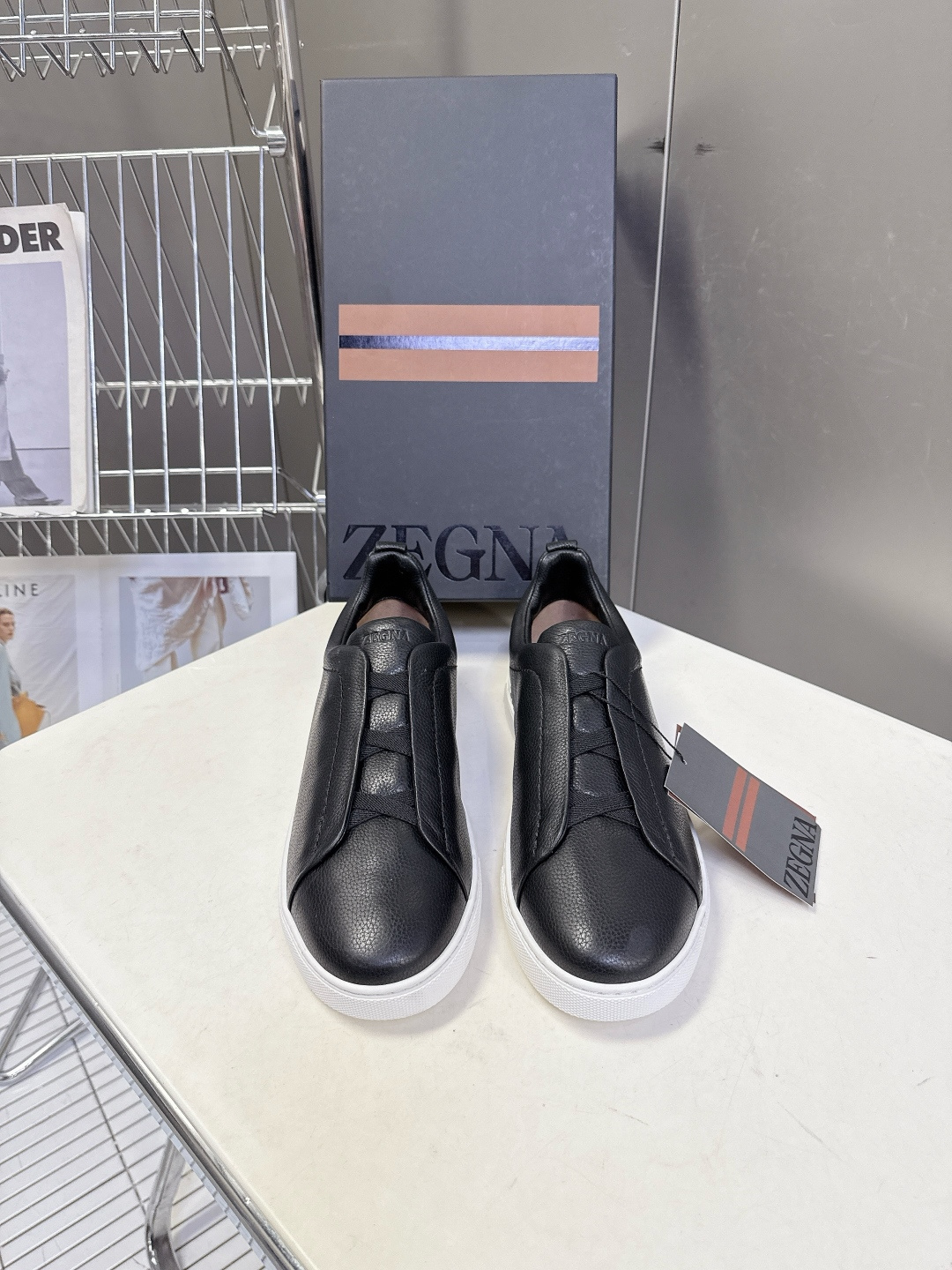 杰尼亚Ermenegildo Zegna春夏最新款一脚蹬休闲鞋超多明星网红种草 属于品牌标志性的“老钱风
