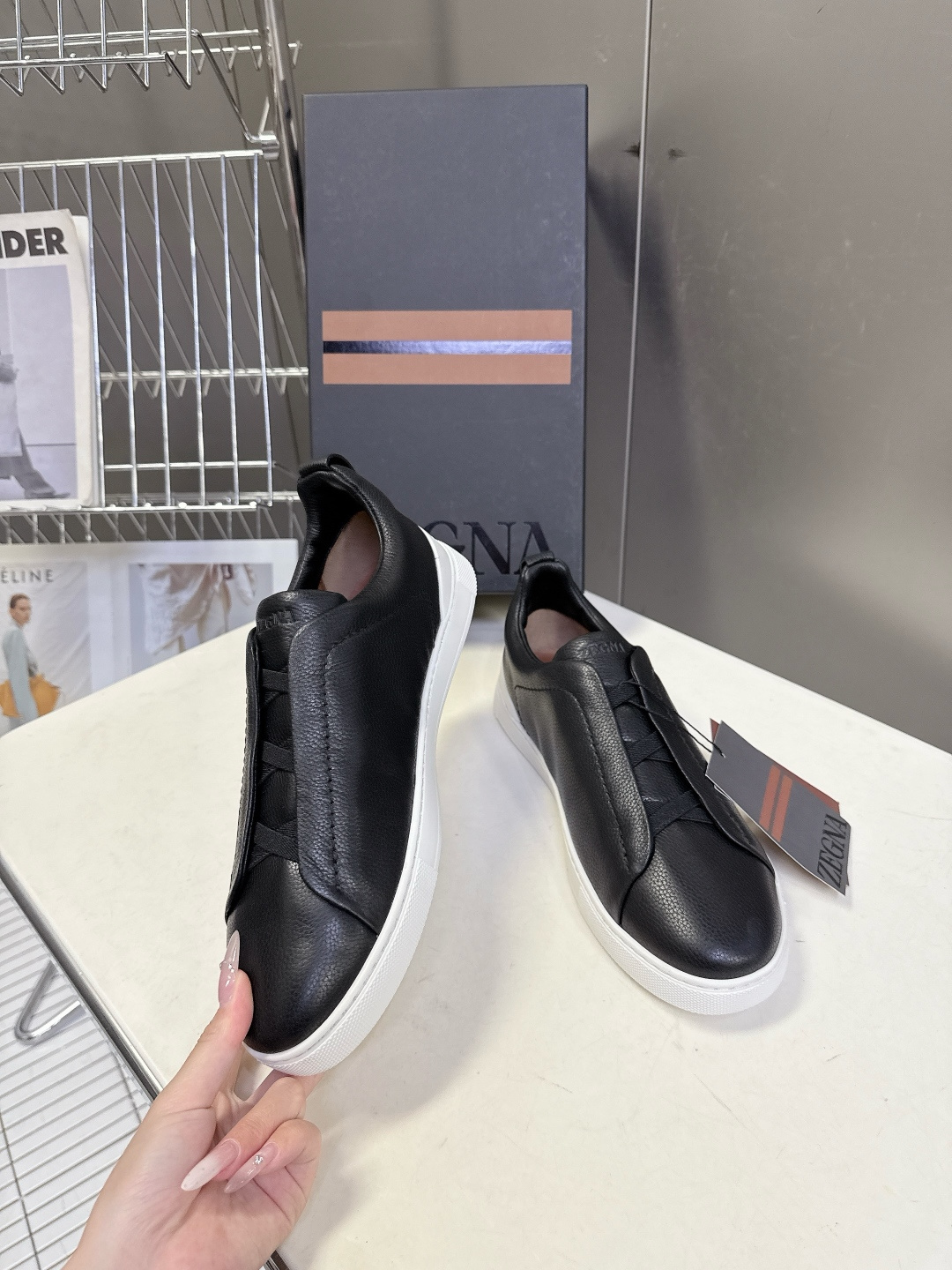 杰尼亚Ermenegildo Zegna春夏最新款一脚蹬休闲鞋超多明星网红种草 属于品牌标志性的“老钱风