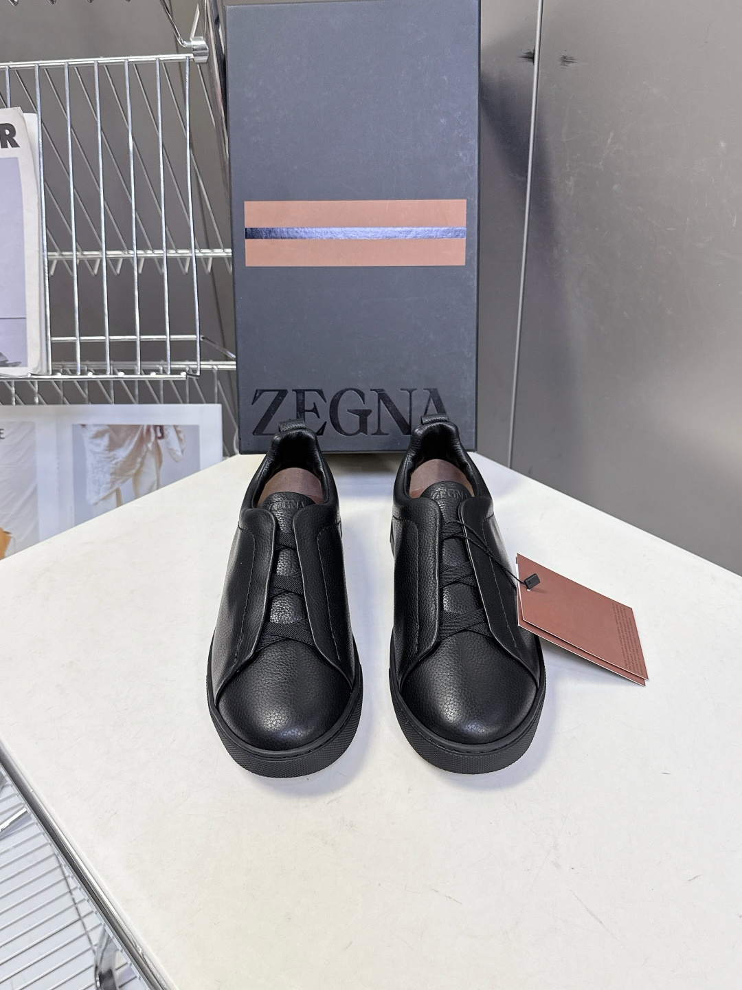 杰尼亚Ermenegildo Zegna春夏最新款一脚蹬休闲鞋超多明星网红种草 属于品牌标志性的“老钱风