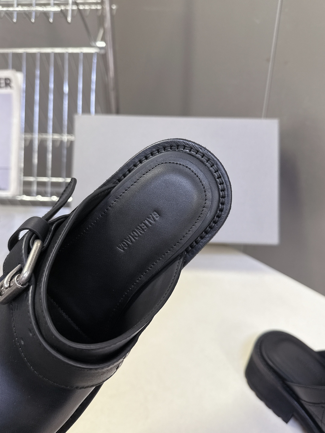 男装➕10 巴黎世家Balenciaga春夏最新款厚底金属扣穆勒勃肯拖 超多明星网红种草 鞋面采用可调节