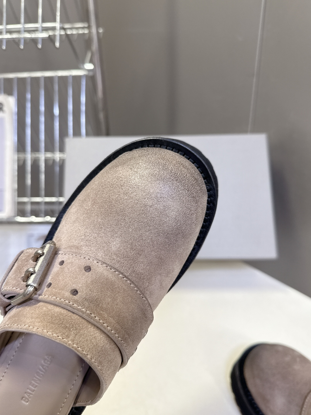 男装➕10 巴黎世家Balenciaga春夏最新款厚底金属扣穆勒勃肯拖 超多明星网红种草 鞋面采用可调节