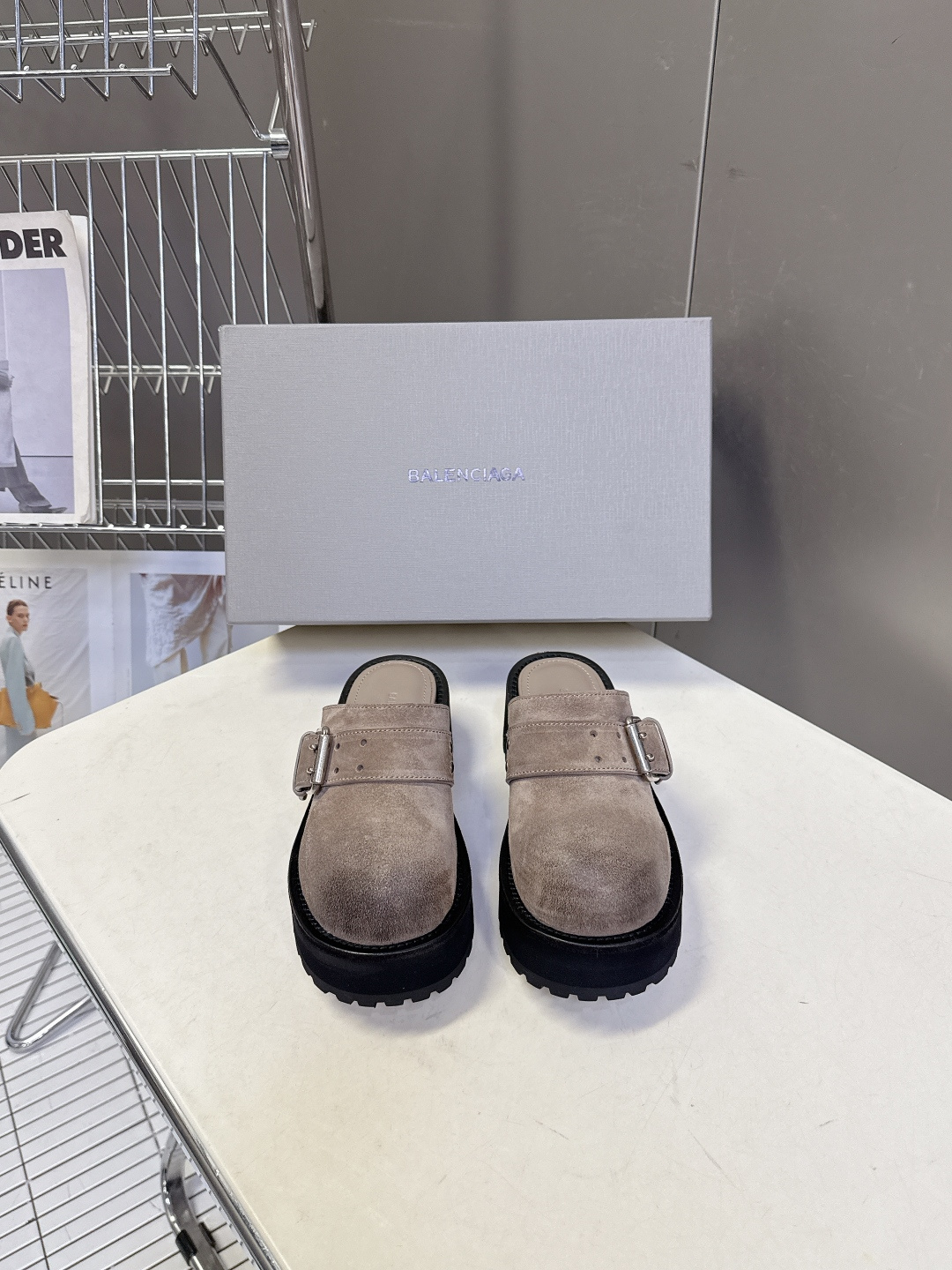 男装➕10 巴黎世家Balenciaga春夏最新款厚底金属扣穆勒勃肯拖 超多明星网红种草 鞋面采用可调节