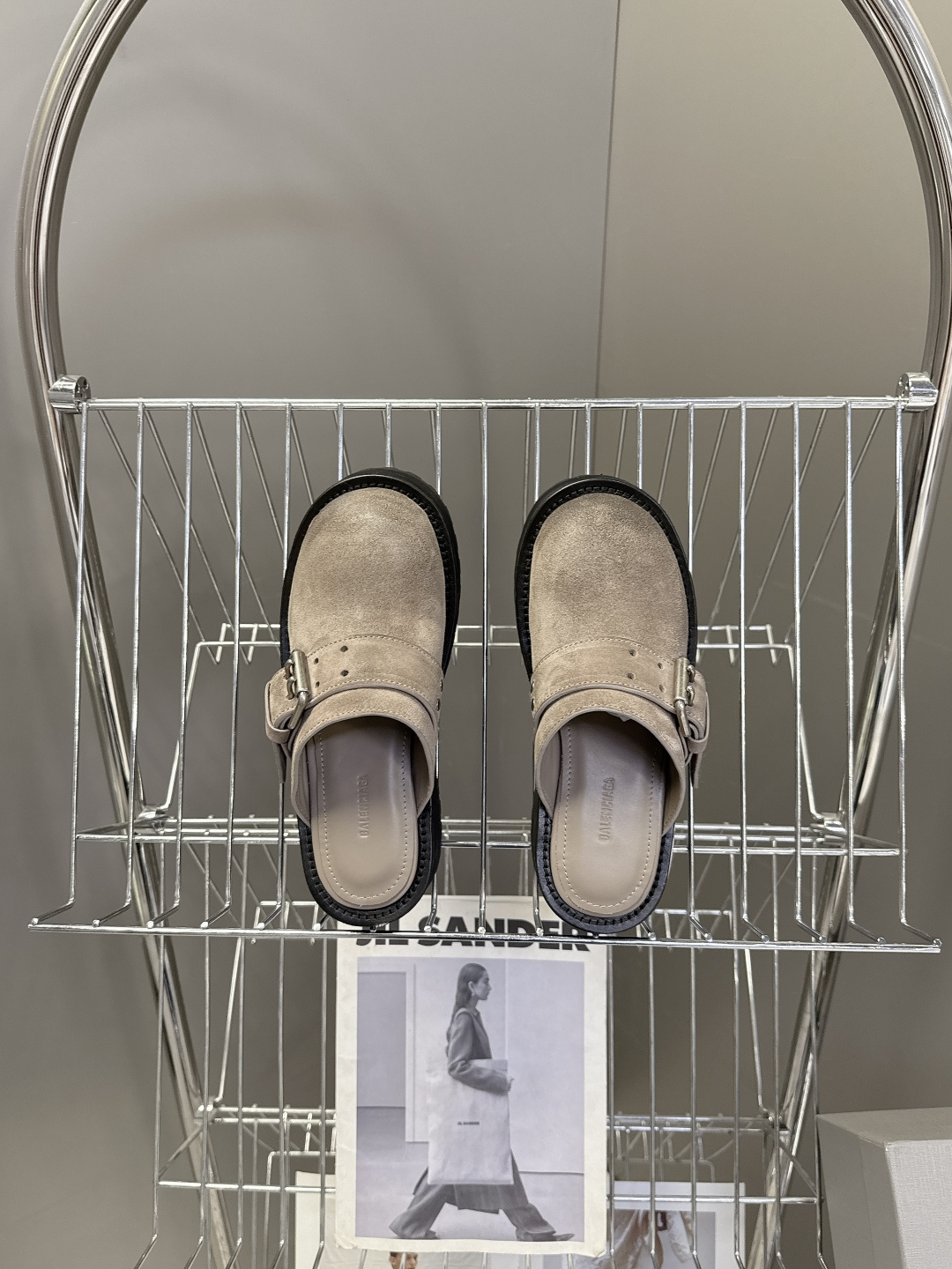 男装➕10 巴黎世家Balenciaga春夏最新款厚底金属扣穆勒勃肯拖 超多明星网红种草 鞋面采用可调节