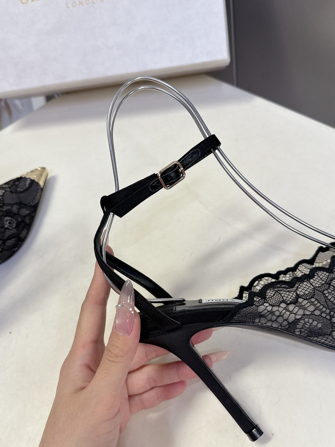 Jimmy Choo 吉米周2026春夏最新款蕾丝尖头高跟鞋超多明星网红种草 这是Jimmy Choo（