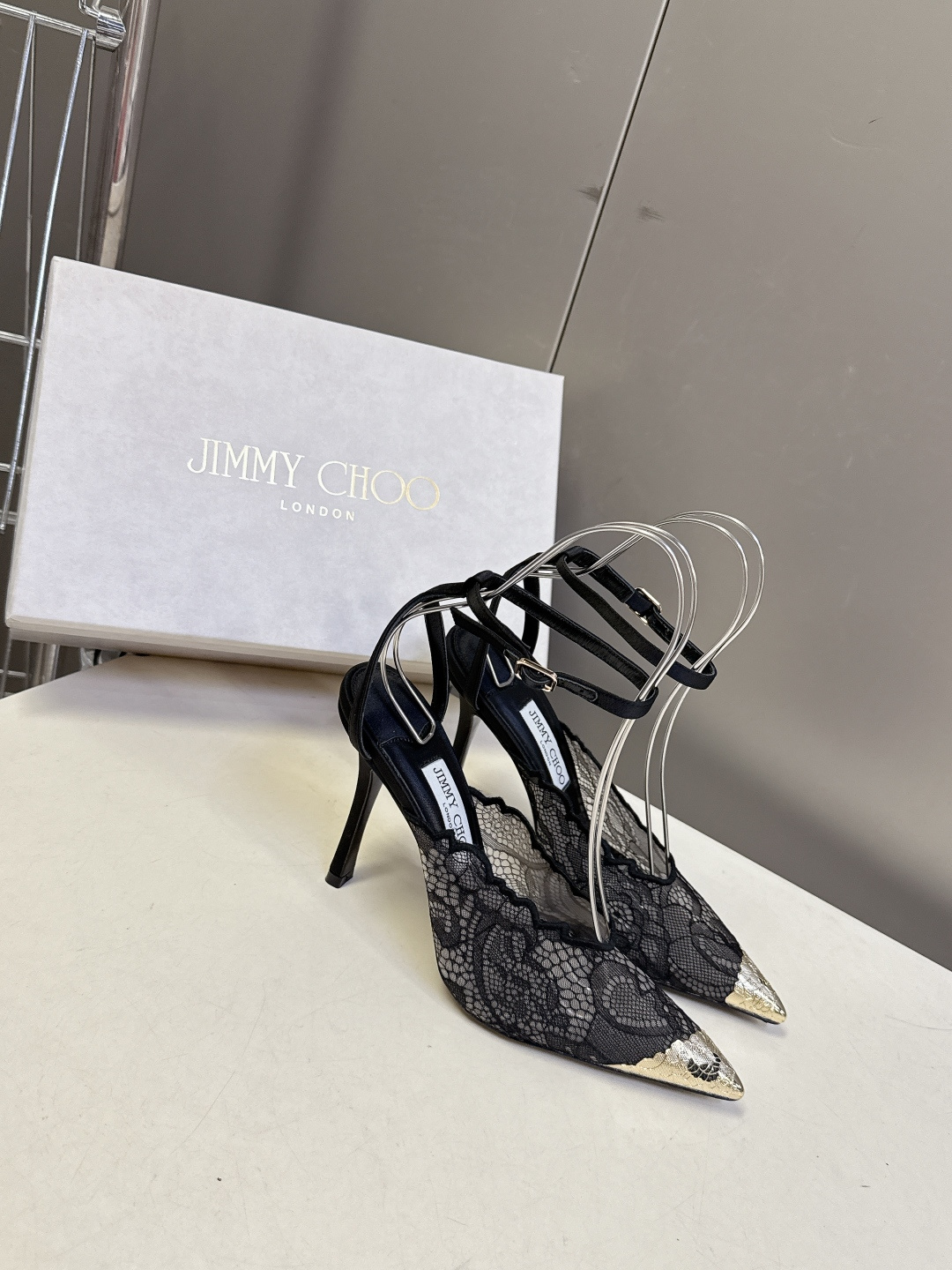 Jimmy Choo 吉米周2026春夏最新款蕾丝尖头高跟鞋超多明星网红种草 这是Jimmy Choo（