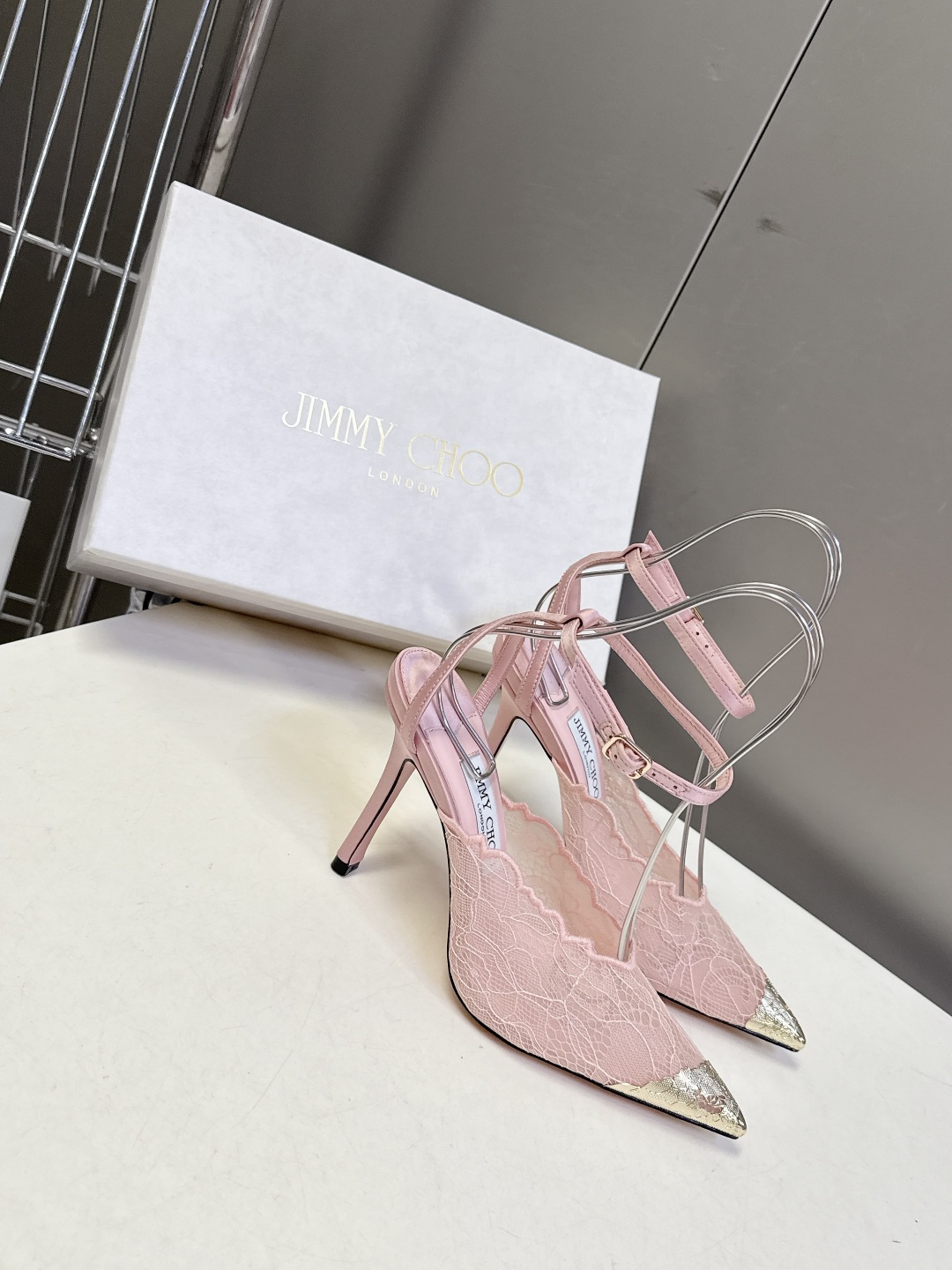 Jimmy Choo 吉米周2026春夏最新款蕾丝尖头高跟鞋超多明星网红种草 这是Jimmy Choo（