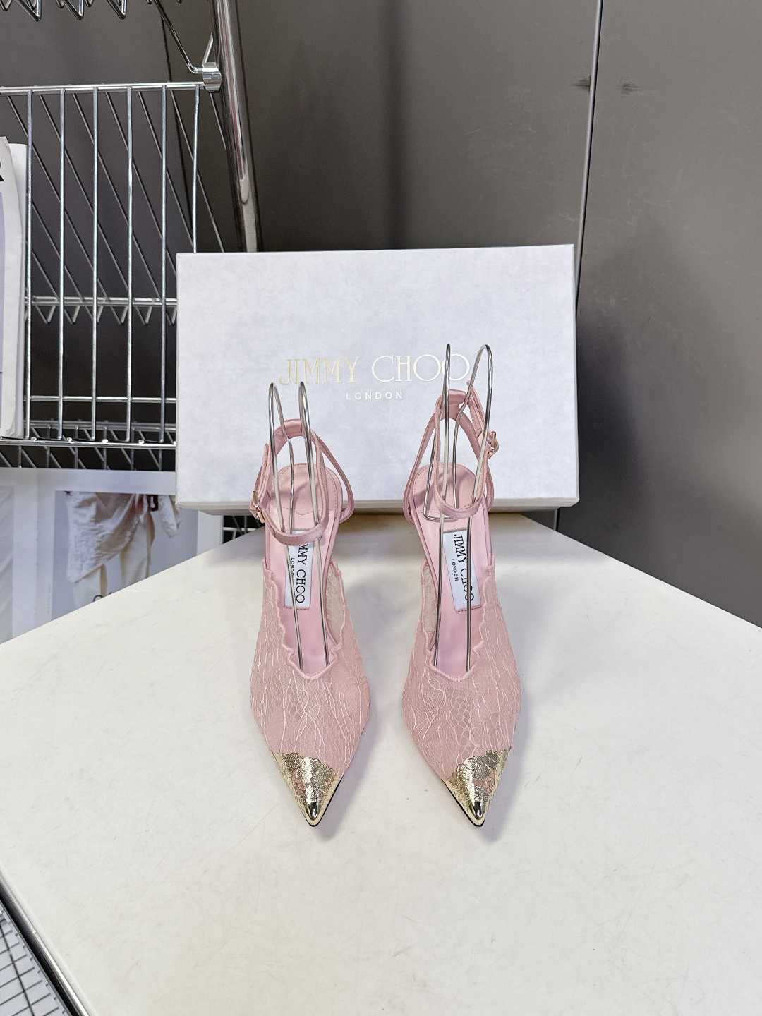 Jimmy Choo 吉米周2026春夏最新款蕾丝尖头高跟鞋超多明星网红种草 这是Jimmy Choo（