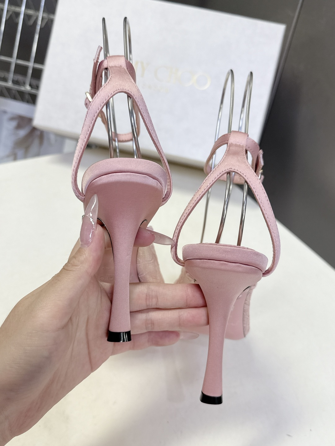 Jimmy Choo 吉米周2026春夏最新款蕾丝尖头高跟鞋超多明星网红种草 这是Jimmy Choo（