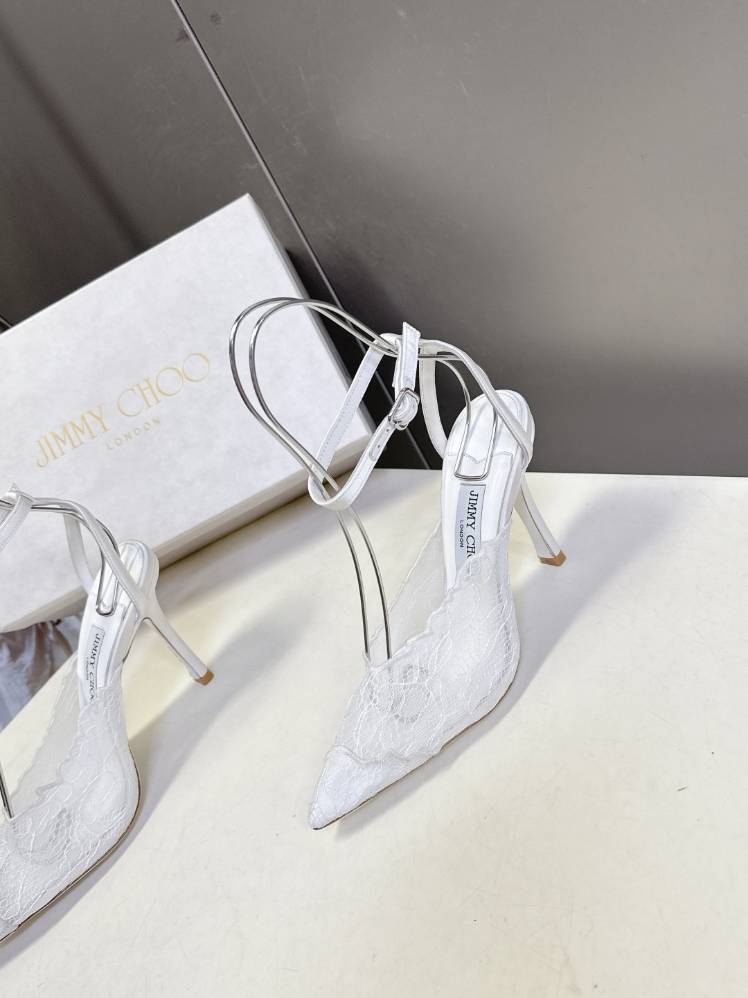 Jimmy Choo 吉米周2026春夏最新款蕾丝尖头高跟鞋超多明星网红种草 这是Jimmy Choo（