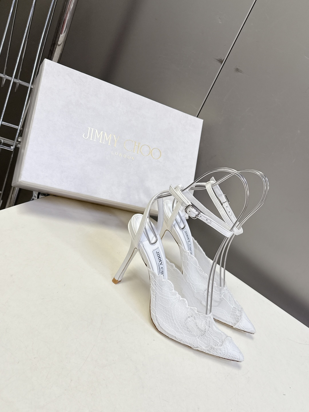 Jimmy Choo 吉米周2026春夏最新款蕾丝尖头高跟鞋超多明星网红种草 这是Jimmy Choo（