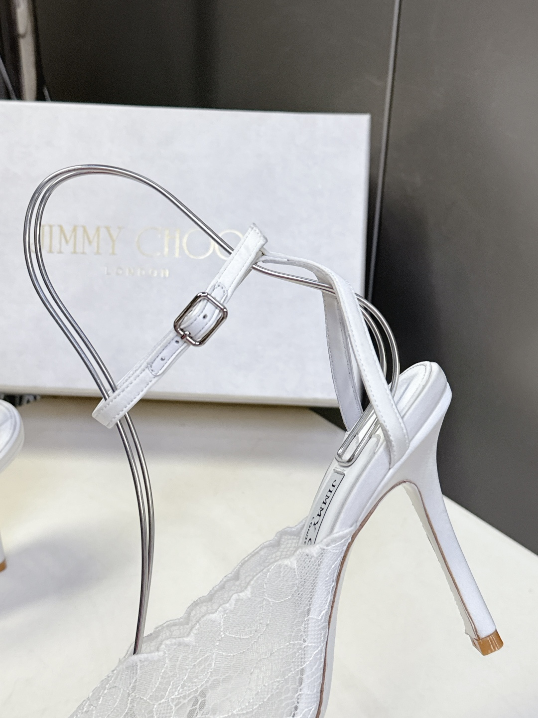 Jimmy Choo 吉米周2026春夏最新款蕾丝尖头高跟鞋超多明星网红种草 这是Jimmy Choo（