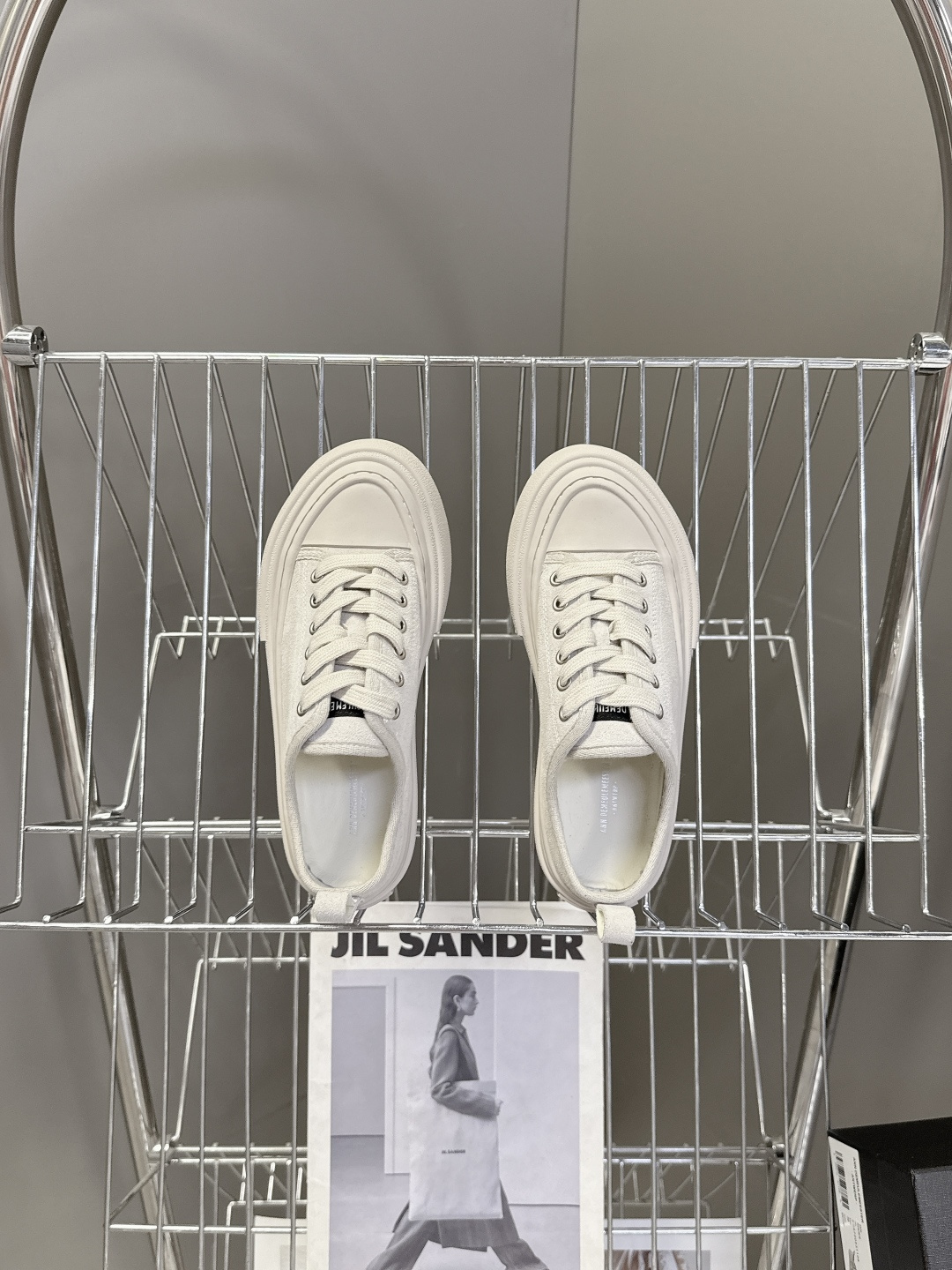 Ann Demeulemeester（安·迪穆拉米斯特）春夏最新款大头帆布鞋超多明星网红种草 此品牌以暗