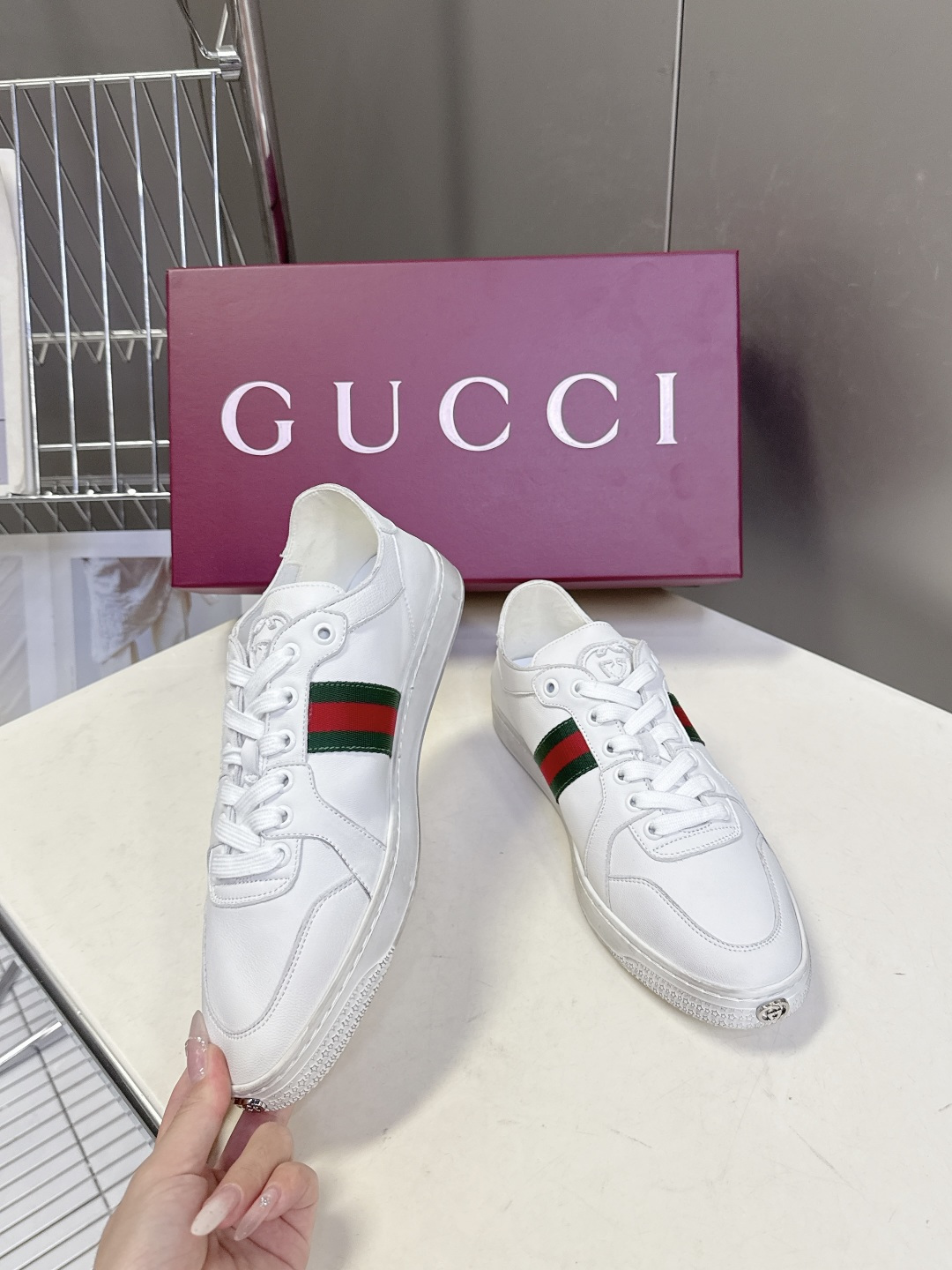 Gucci古驰春夏最新走秀款情侣休闲鞋超多明星网红种草 设计师Demna首秀诚意之作 完美融合复古奢华与