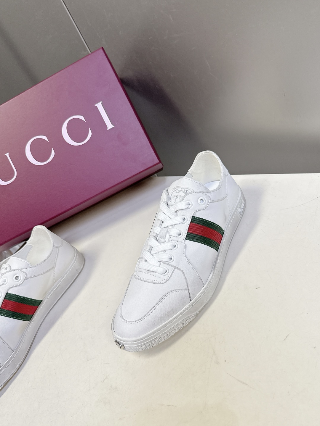 Gucci古驰春夏最新走秀款情侣休闲鞋超多明星网红种草 设计师Demna首秀诚意之作 完美融合复古奢华与