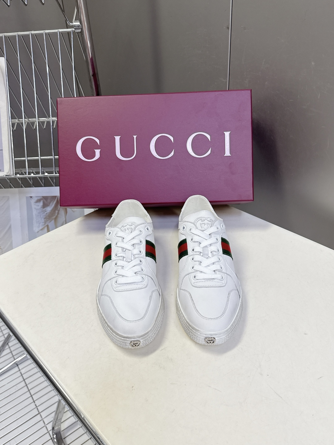 Gucci古驰春夏最新走秀款情侣休闲鞋超多明星网红种草 设计师Demna首秀诚意之作 完美融合复古奢华与