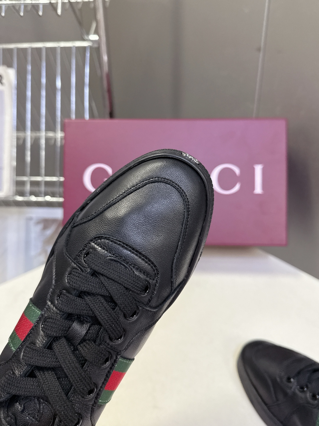 Gucci古驰春夏最新走秀款情侣休闲鞋超多明星网红种草 设计师Demna首秀诚意之作 完美融合复古奢华与