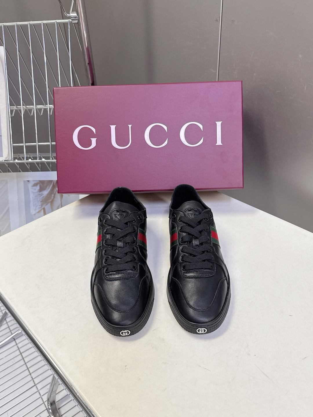 Gucci古驰春夏最新走秀款情侣休闲鞋超多明星网红种草 设计师Demna首秀诚意之作 完美融合复古奢华与