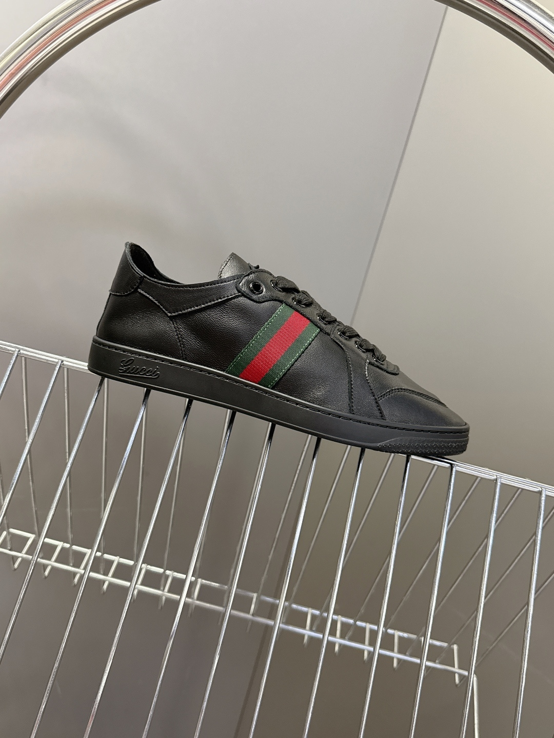 Gucci古驰春夏最新走秀款情侣休闲鞋超多明星网红种草 设计师Demna首秀诚意之作 完美融合复古奢华与