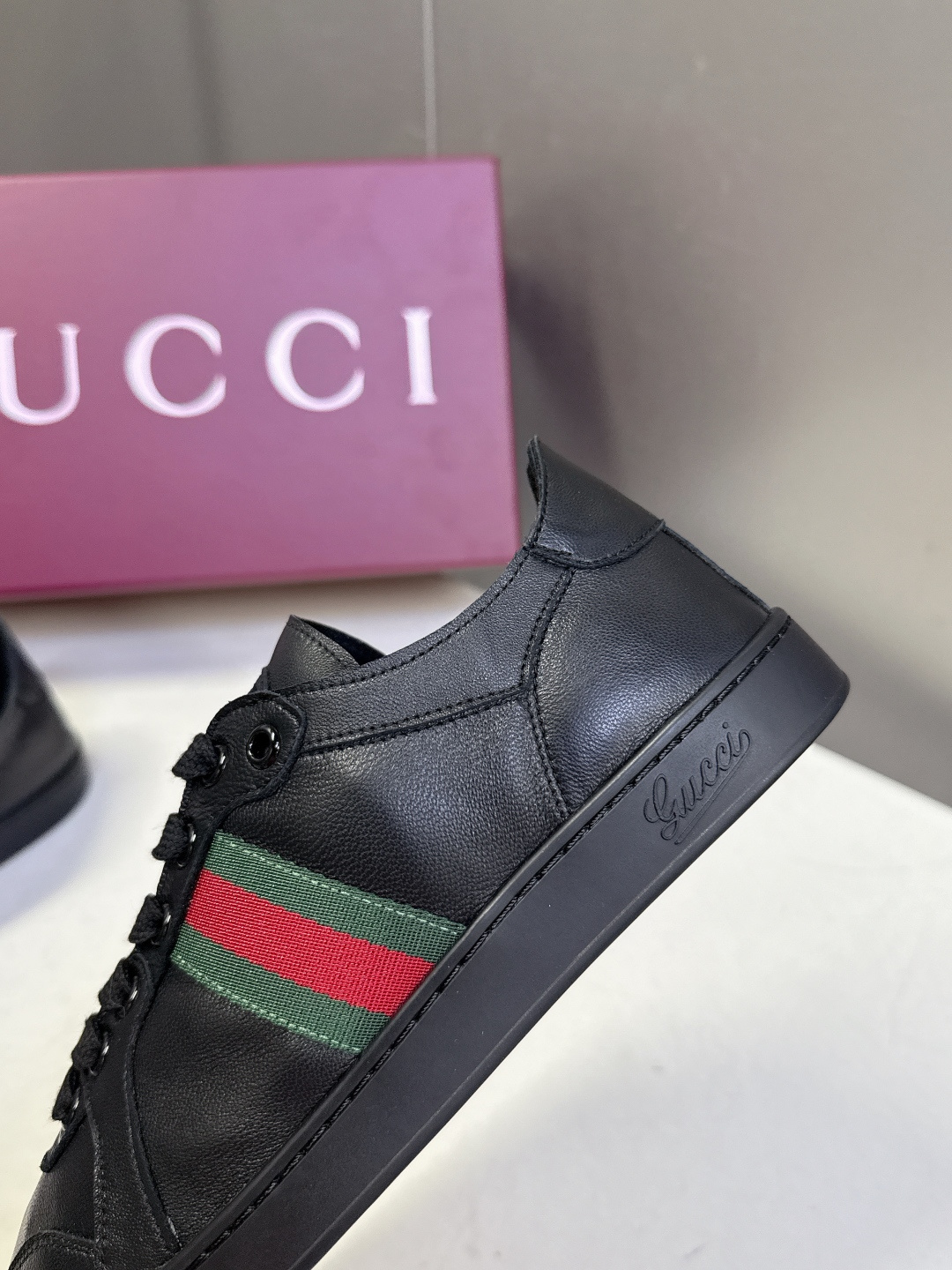 Gucci古驰春夏最新走秀款情侣休闲鞋超多明星网红种草 设计师Demna首秀诚意之作 完美融合复古奢华与