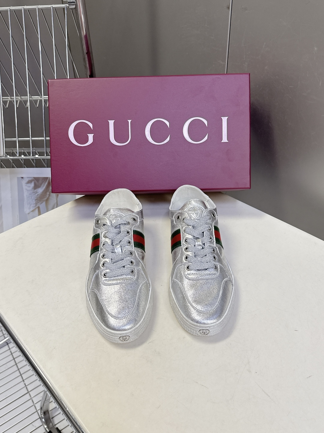 Gucci古驰春夏最新走秀款情侣休闲鞋超多明星网红种草 设计师Demna首秀诚意之作 完美融合复古奢华与