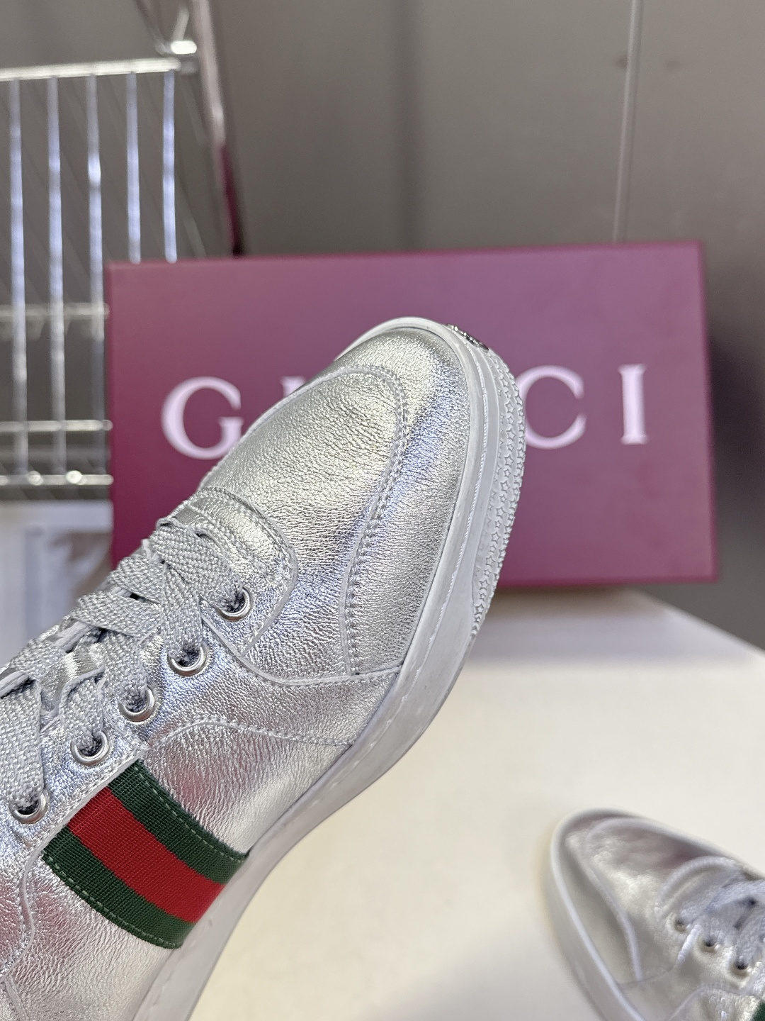 Gucci古驰春夏最新走秀款情侣休闲鞋超多明星网红种草 设计师Demna首秀诚意之作 完美融合复古奢华与