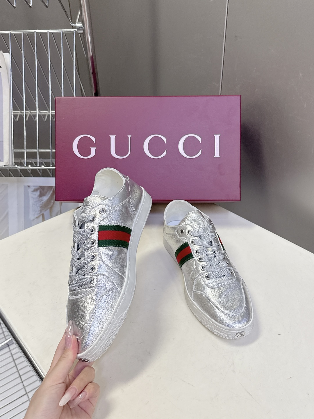 Gucci古驰春夏最新走秀款情侣休闲鞋超多明星网红种草 设计师Demna首秀诚意之作 完美融合复古奢华与