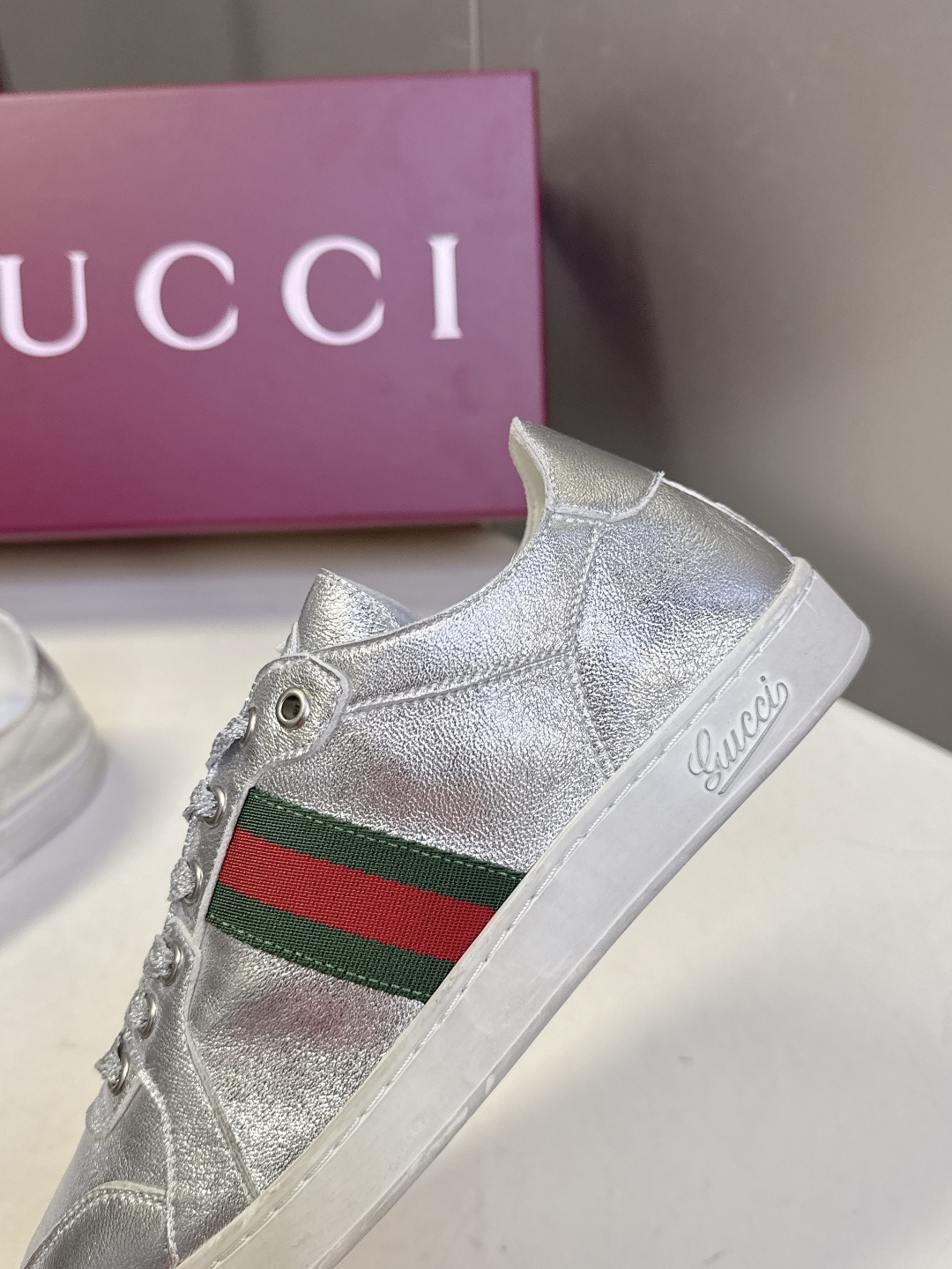 Gucci古驰春夏最新走秀款情侣休闲鞋超多明星网红种草 设计师Demna首秀诚意之作 完美融合复古奢华与