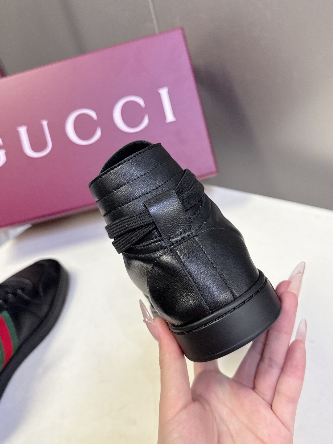 Gucci古驰春夏最新走秀款情侣休闲鞋超多明星网红种草 设计师Demna首秀诚意之作 完美融合复古奢华与