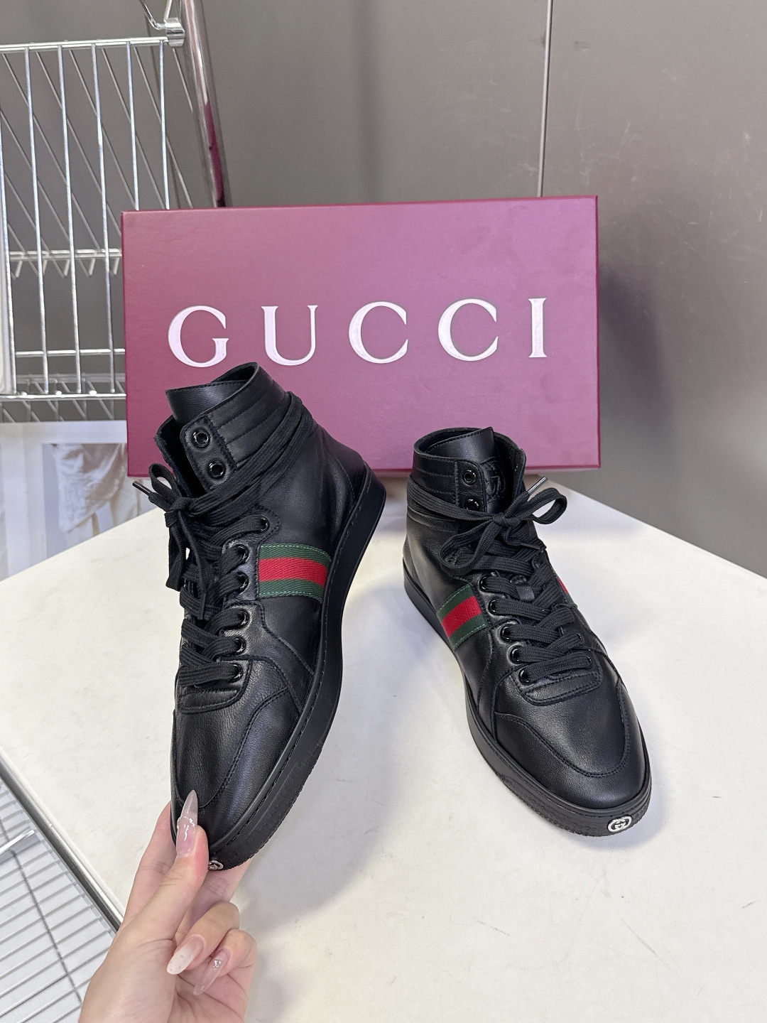 Gucci古驰春夏最新走秀款情侣休闲鞋超多明星网红种草 设计师Demna首秀诚意之作 完美融合复古奢华与