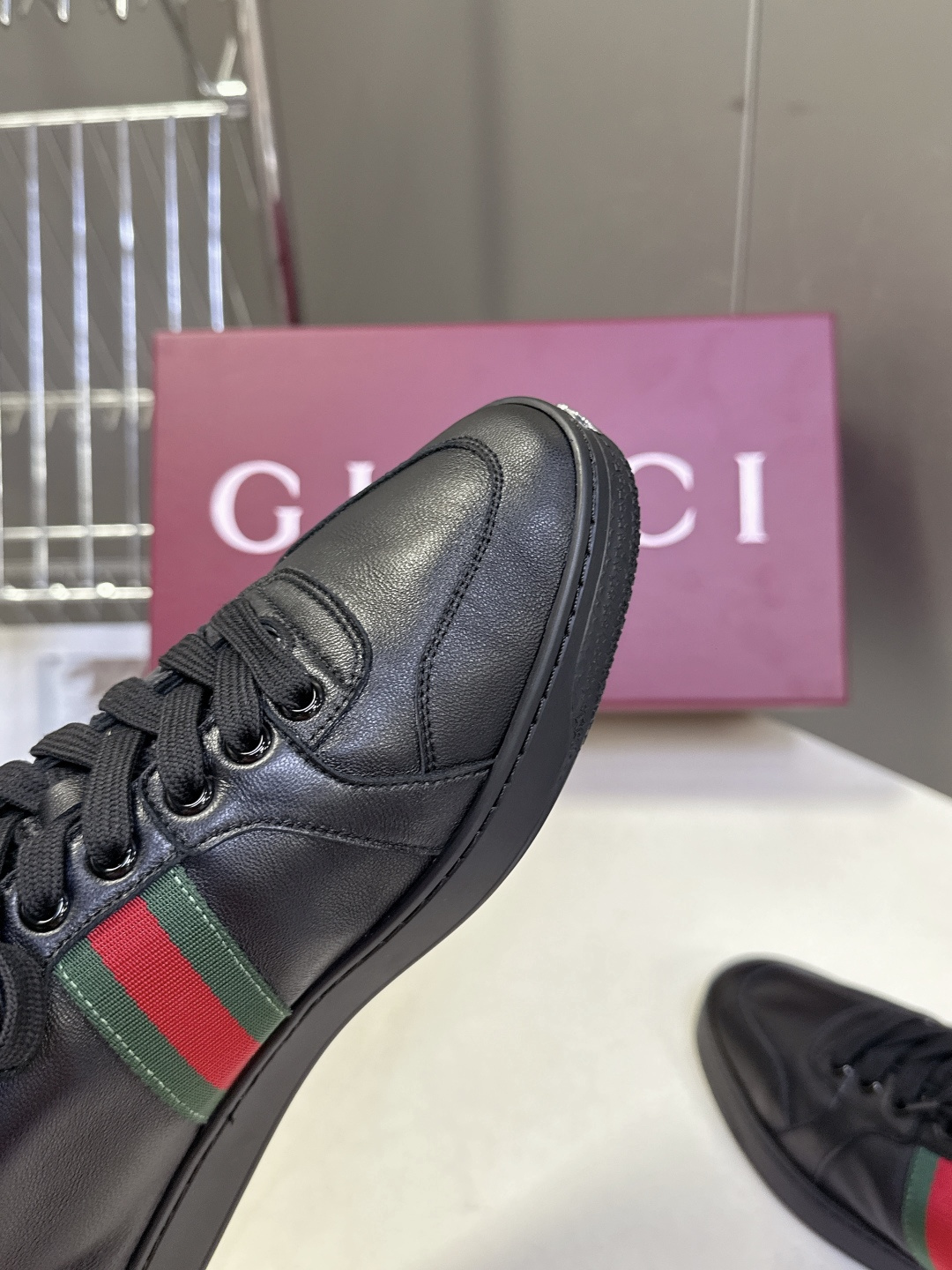 Gucci古驰春夏最新走秀款情侣休闲鞋超多明星网红种草 设计师Demna首秀诚意之作 完美融合复古奢华与