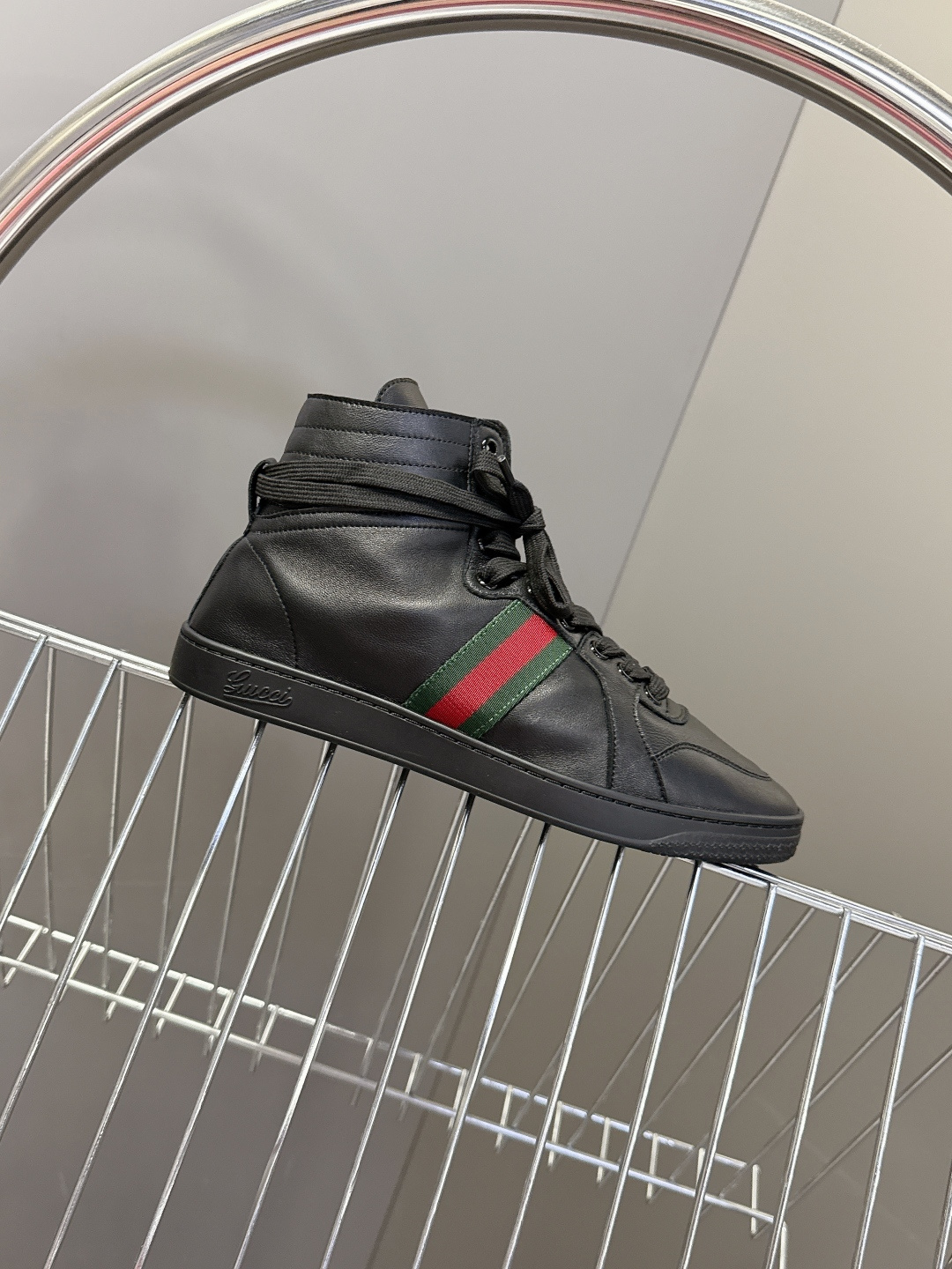 Gucci古驰春夏最新走秀款情侣休闲鞋超多明星网红种草 设计师Demna首秀诚意之作 完美融合复古奢华与