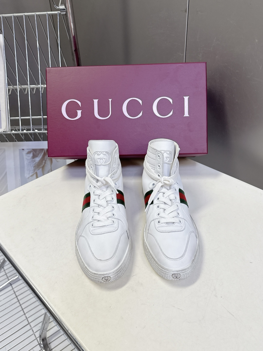 Gucci古驰春夏最新走秀款情侣休闲鞋超多明星网红种草 设计师Demna首秀诚意之作 完美融合复古奢华与